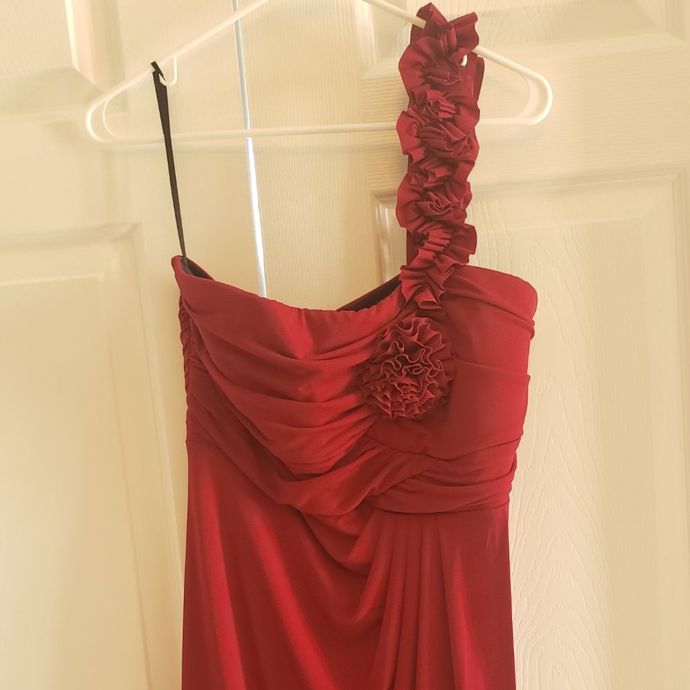 One-shoulder semi-formal red dress